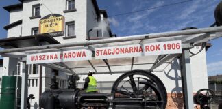 120-letnia maszyna parowa przy gorzelni w Turwi