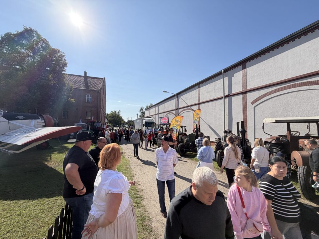 Zabytkowe ciągniki podczas Retro Show 2026 w Szreniawie