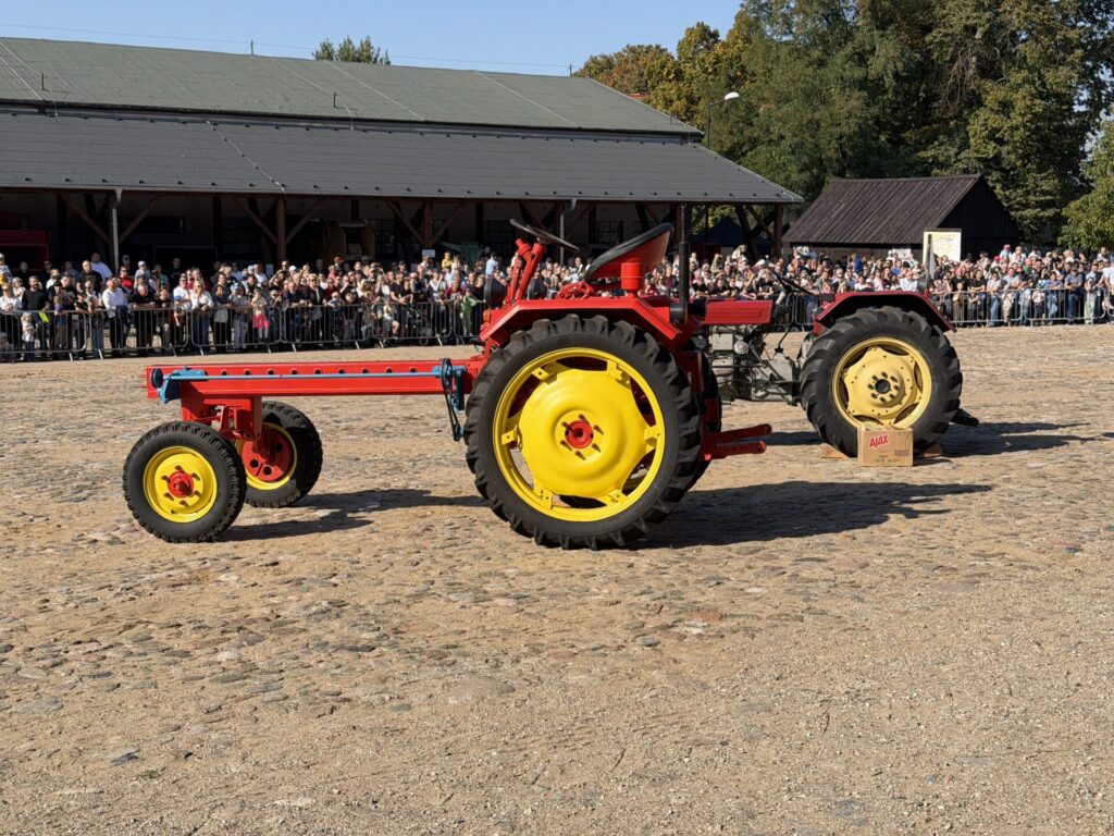 Zabytkowe ciągniki podczas Retro Show 2026 w Szreniawie