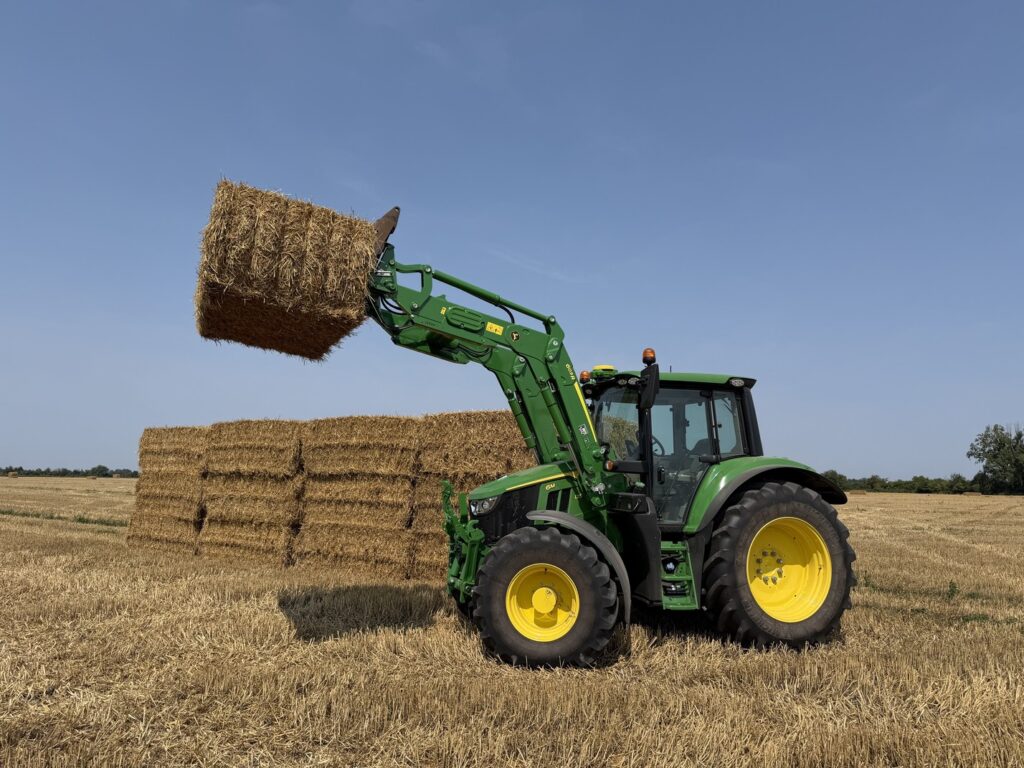 John Deere zmienił serię 6M. Najciekawsza nowość kryje się w przekładni 8 John Deere zmienił serię 6M