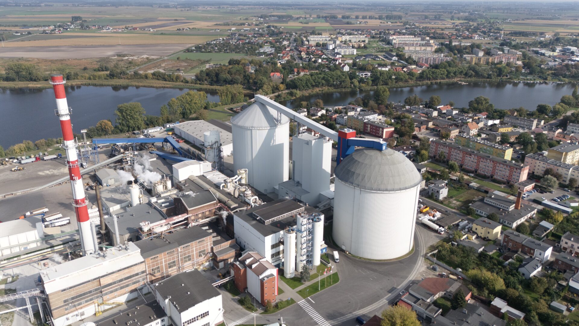55 tys. ton cukru w jednym silosie. KGS zakończyła inwestycję za 116,5 mln zł 1 Krajowa Grupa Spożywcza uruchomiła nowoczesny silos na cukier i stację segregacji w Cukrowni Kruszwica